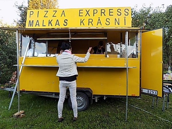 Cercasi aiuto pizzaiolo o apprendista in Lettonia-lavoro-pizzaiolo-lettonia-estero